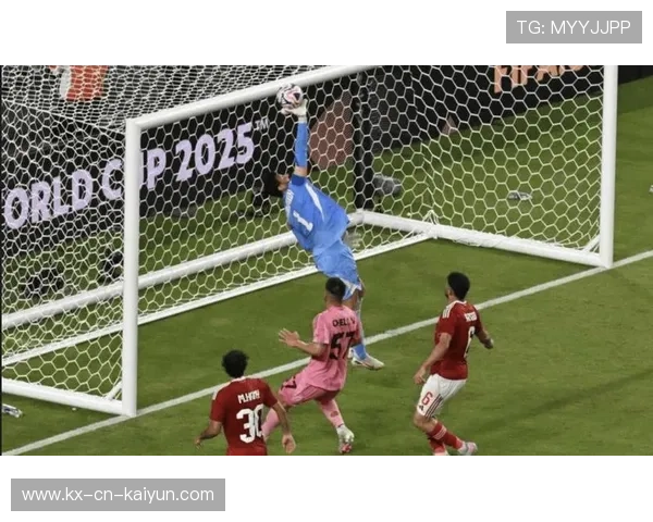 巴萨梅西任意球弧线入网成经典